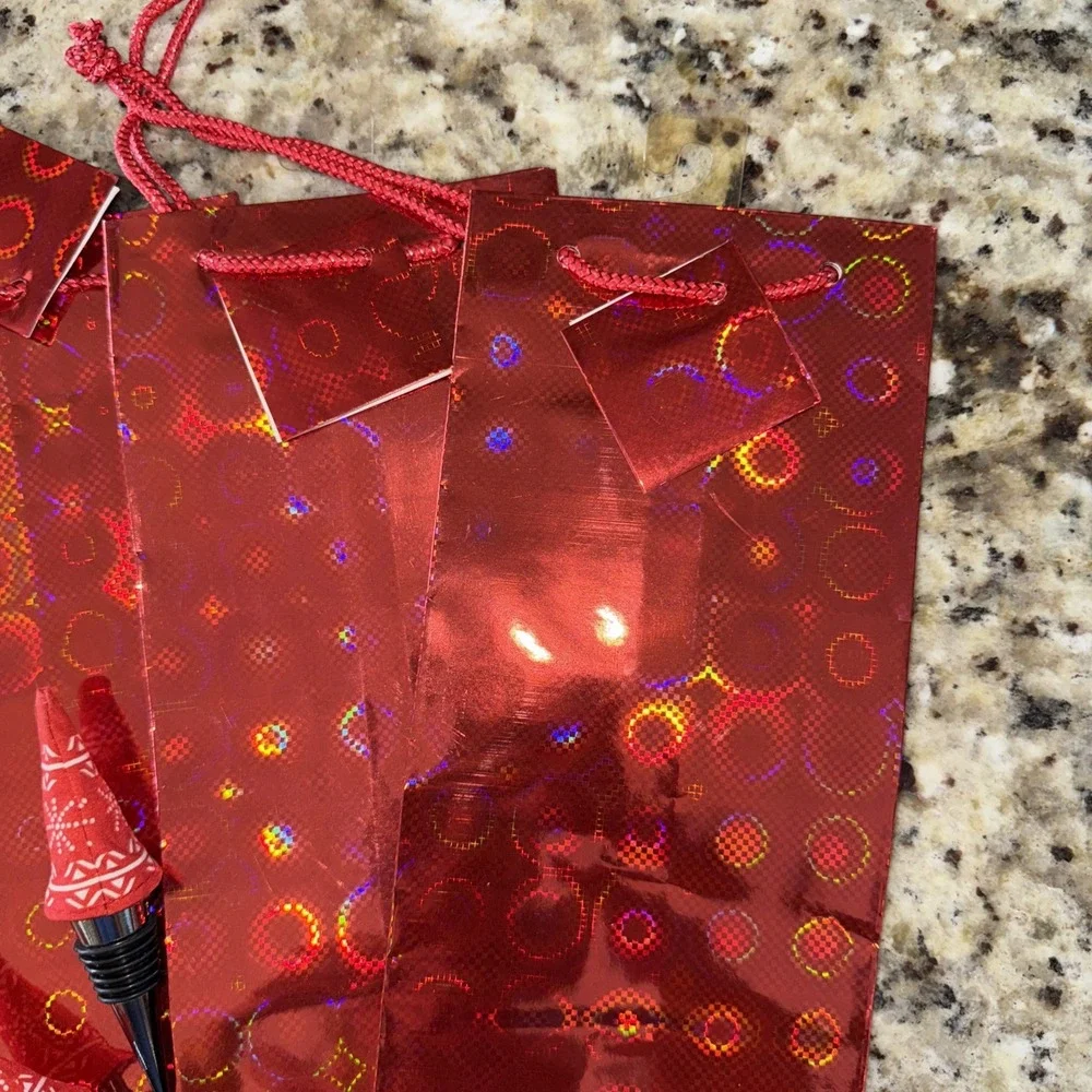 Red Foil 6 Pack Wine Gift Bags with  Card. 2‎ Christmas Seasoned Wine Corks 4539